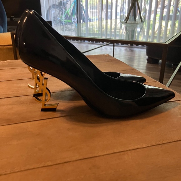 Black Saint Laurent pumps with gold heel - Picture 3 of 16